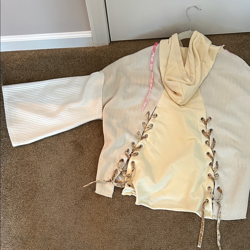 POL Cream Hoodie with Pink Floral Accents - Picture 5 of 7